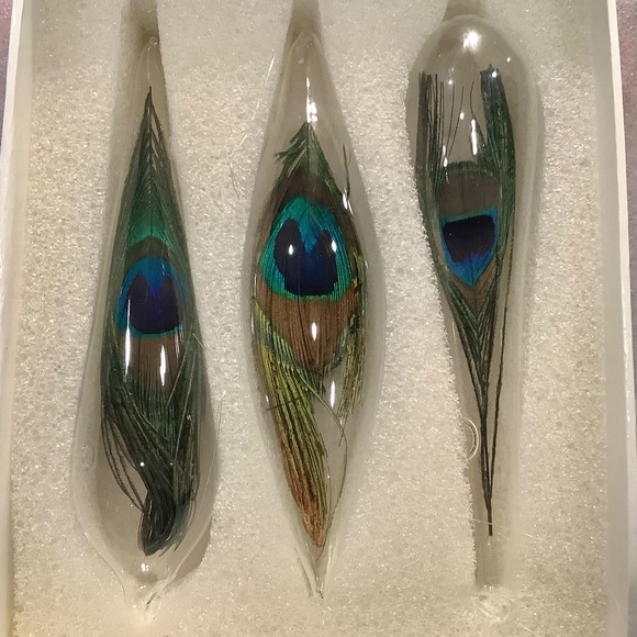Vintage Glass Teardrop Christmas Ornament with Peacock Feather Inside Set of 3 - Picture 2 of 10